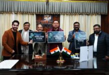 मुख्यमंत्री श्री पुष्कर सिंह धामी ने शुक्रवार को निर्देशक ऋषभ कोहली और प्रशांत उपाध्याय के निर्देशन में परिवर्तन पिक्चर के बैनर तले बनी डॉक्यूमेंट्री ‘द ग्रेट हिमालयन रेस्क्यू’ उत्तराखंड के टीजर और पोस्टर का विमोचन किया।