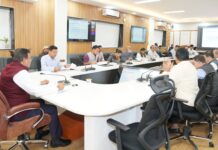 मुख्य सचिव श्री आनंद बर्द्धन की अध्यक्षता में गुरुवार को सचिवालय में व्यय वित्त समिति की बैठक हुई सम्पन्न ।