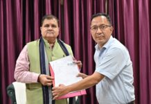 विशेष गहन पुनरीक्षण कार्यक्रम के तहत भाजपा के प्रदेश अध्यक्ष महेंद्र भट्ट सहित कुछ अन्य राजनीतिक पार्टियों के पदाधिकारीयों को भी बांटे गए फॉर्म।