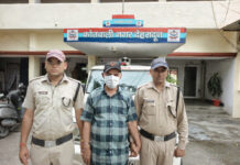 अर्बन को- ऑपरेटिव बैंक में जालसाजी कर बैंक से करोडों रूपये की धनराशि का गबन करने वाले तत्कालीन बैंक प्रबन्धक को पुलिस ने किया गिरफ्तार।