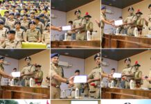 पुलिस महानिरीक्षक गढवाल परिक्षेत्र देहरादून के समस्त अधिकारियों के साथ की अपराध समीक्षा।