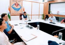 मुख्य सचिव श्री आनन्द बर्द्धन ने आज सोमवार को आगामी 30 जुलाई से शुरू हो रही कांवड़ यात्रा की तैयारियों को लेकर सम्बन्धित विभागों की बैठक ली।।