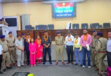 आज दून पुलिस से अपनी सेवाएं पूर्ण कर सेवा निवृत होने वाले अधिकारियों/कर्मियों को किया गया सम्मानित।