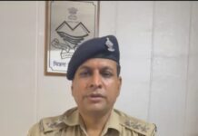नो वेंडिंग जोन पर पुलिस द्वारा चलाए जा रहे अभियान के दौरान स्थानीय वेंडरों एवं पुलिस उप निरीक्षक के बीच हुई बहस का वीडियो हुआ वायरल,, अब ssp ने लिया संज्ञान ,,,बैठे जांच ,,जो भी दोषी पाए गए ,,तो होगी कार्रवाई।