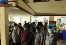 सार्वजनिक स्थान पर शराब पीने वालो 30 लोगों को पुलिस ने लिया हिरासत में।