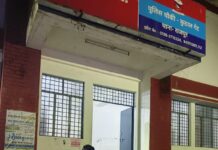 युवक का सोशल मीडिया पर वायरल होने के लिये पिस्टलनुमा गैस लाईटर लगाकर बाईक चलाने का वीडियों हुआ था वायरल।