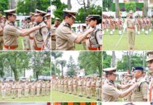 पुलिस महानिदेशक, उत्तराखण्ड ने आज स्वतंत्रता दिवस के शुभ अवसर पर पुलिस मुख्यालय में आयोजित कार्यक्रम में ध्वजारोहण कर सभी को राष्ट्रीय एकता की शपथ दिलाई।