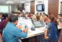 “आंगन का मिलन” कार्यक्रम को महज कार्यक्रम नहीं, जनसेवा के महत्वपूर्ण अभियान के रूप में लें अधिकारी — रेखा आर्या।
