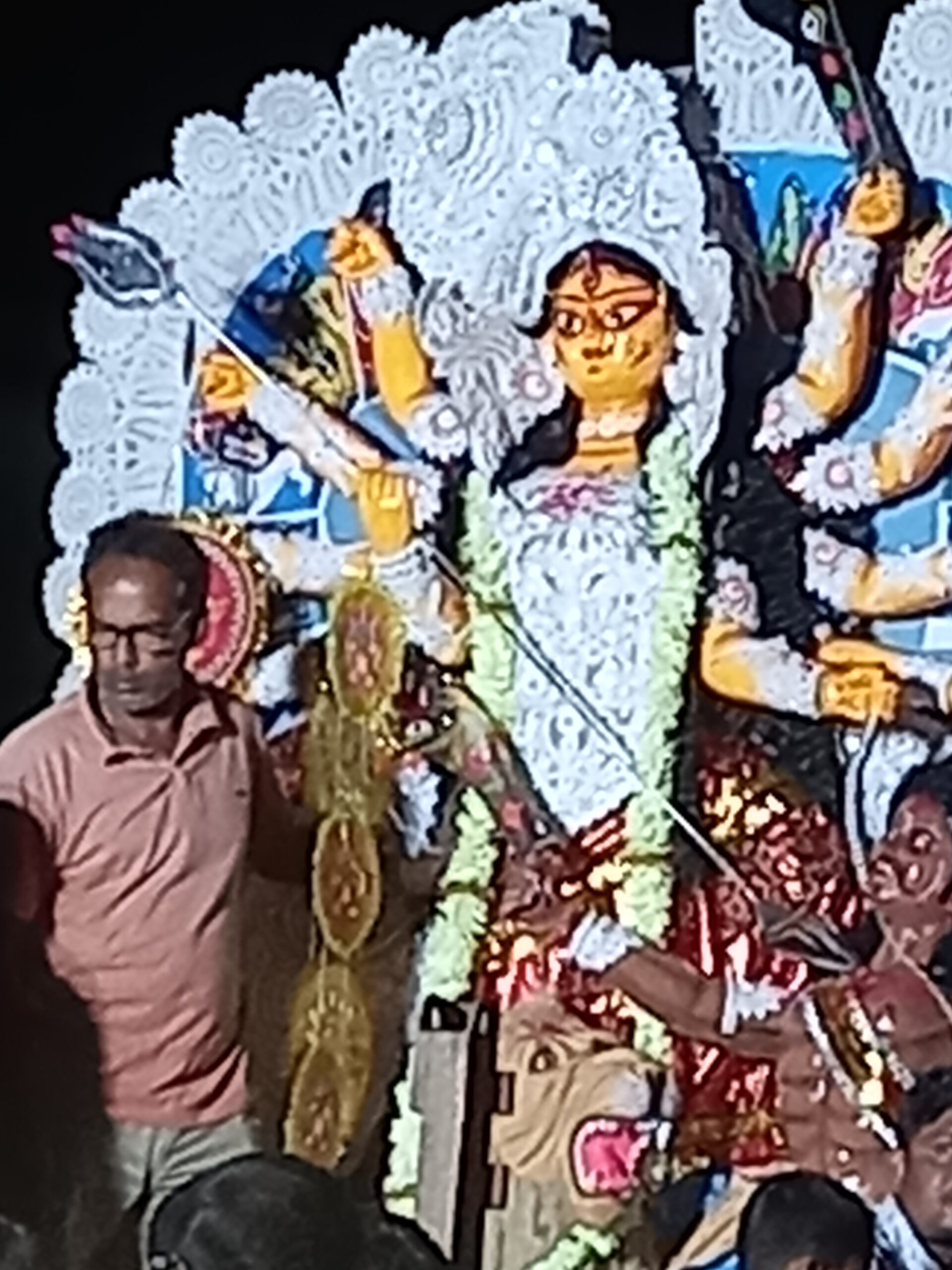 हमेशा की तरह इस बार भी पश्चिम बंगाल में बड़े ही धूमधाम से मनाया गया दुर्गा पूजा का त्योहार।