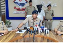 रायपुर क्षेत्र में हुई बुजुर्ग दम्पत्ति व महिला सहित तीन लोगों की हत्या करने वाले अभियुक्त को पुलिस ने किया गिरफ्तार।