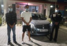 राजपुर रोड में सरे राह कार से तमंचा लहराने वाले 03 युवकों को पुलिस ने लिया हिरासत में।
