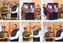 माननीय मुख्यमंत्री ने उत्तराखण्ड पुलिस के नवीन गौरव चिह्नों का किया अनावरण।